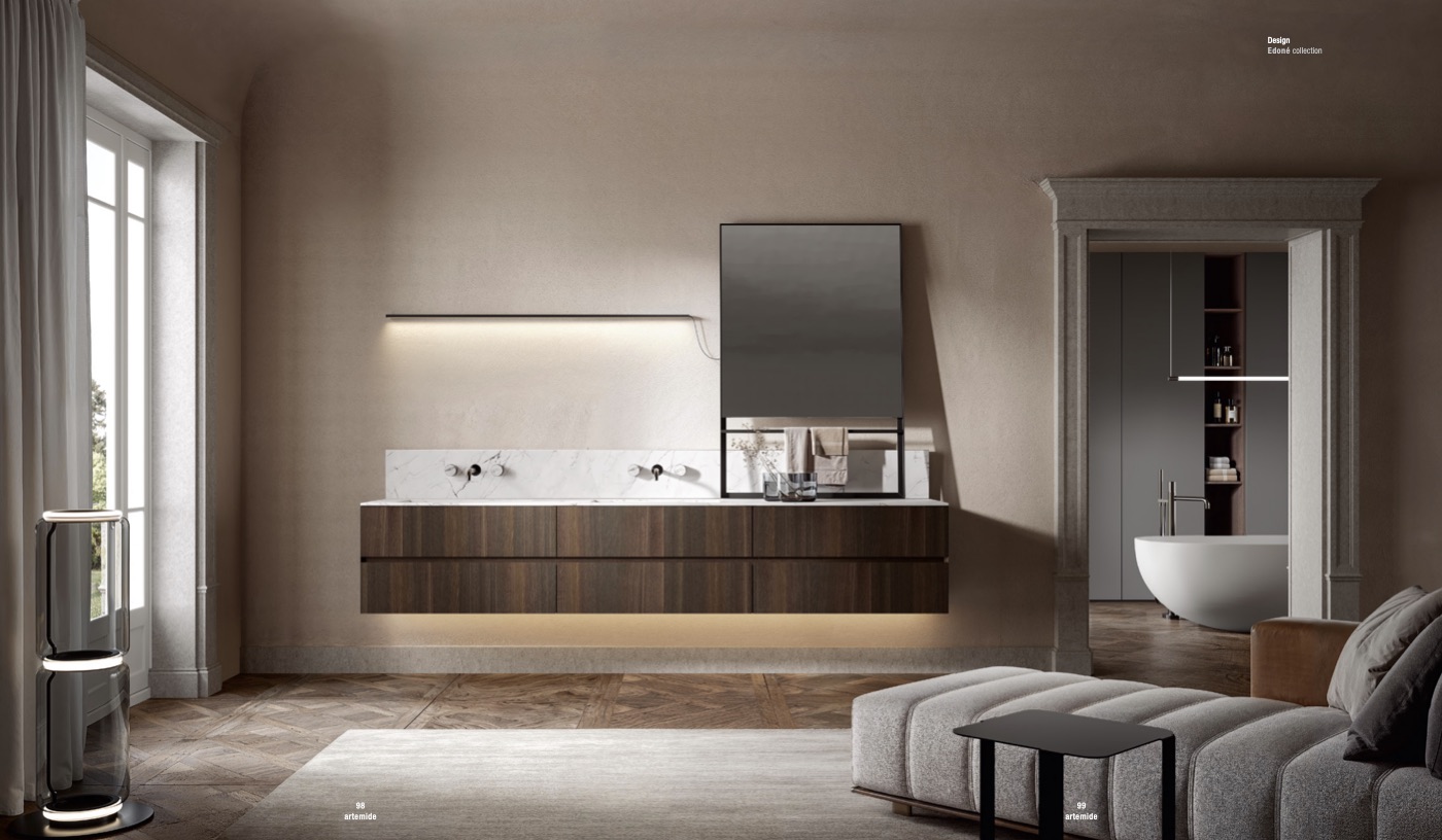 Bagno Edoné Artemide concept 01: mobile sospeso in rovere scuro a doppio cassetto, top effetto marmo e specchiera Tablò